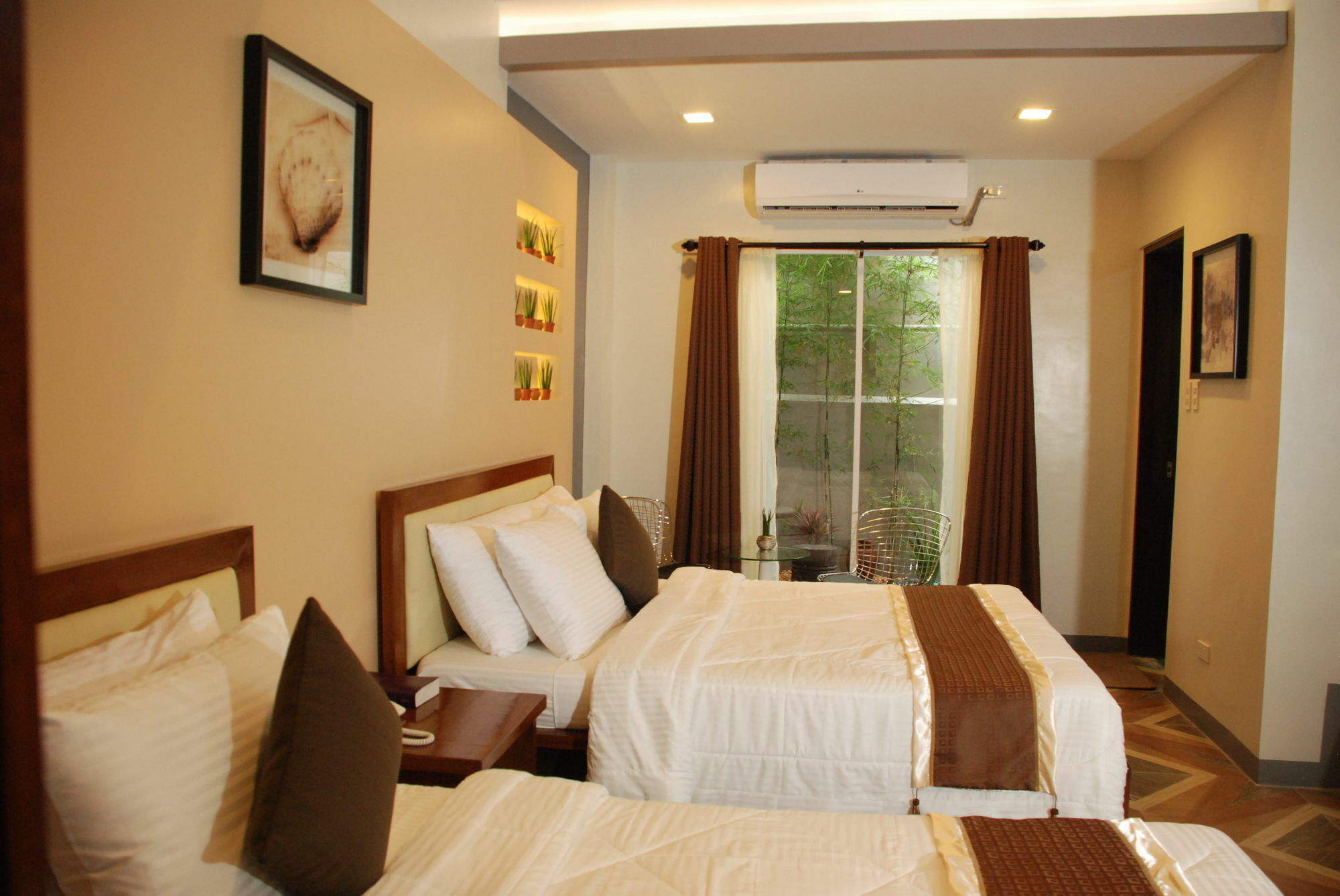 Nao Hotel Tagaytay City Zewnętrze zdjęcie
